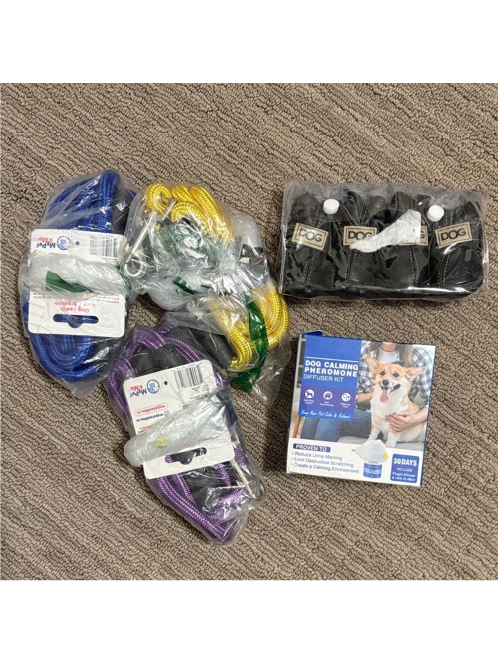 Assorted Dog Leashes and Calming Pheromone Diffuser Kit NWT NO SHOES